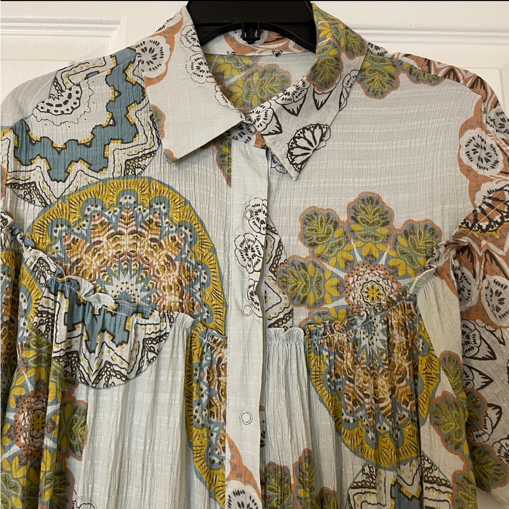 Women’s GiGio Medallion Print Shirt Dress Side Slit Snap Front Size Small - Picture 6 of 10